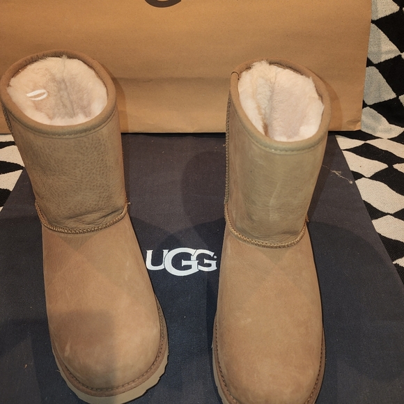 Waterproof boot - Picture 3 of 10